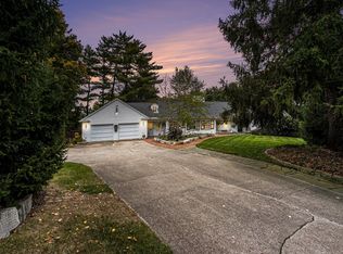 2433 Oakland Dr, Kalamazoo, MI 49008