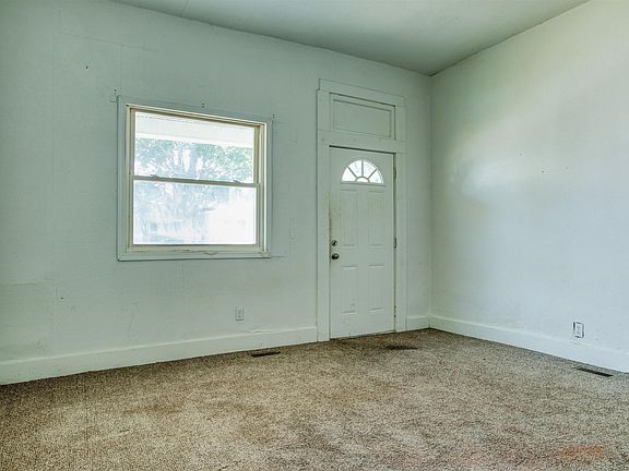 4th image of 303 E Louisiana St