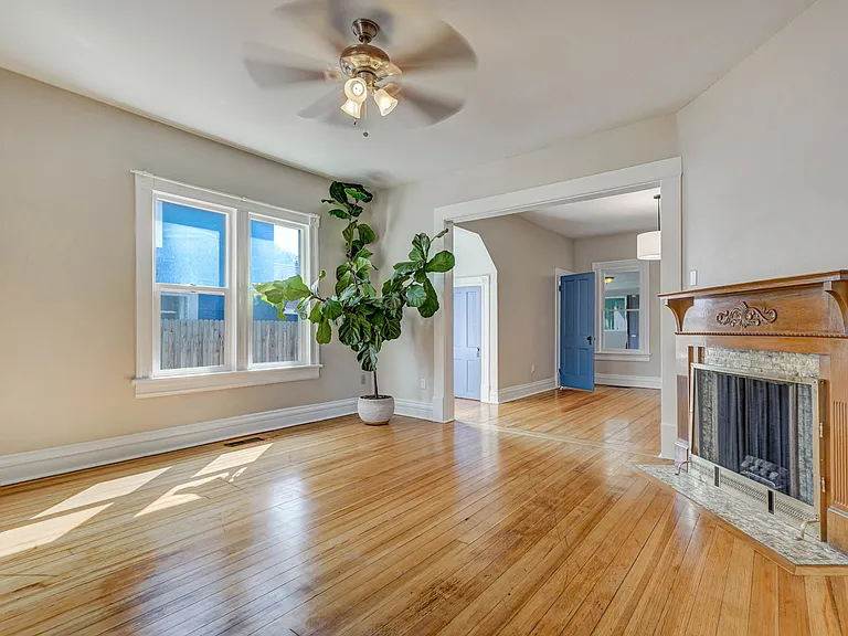 14 N Walnut St — Photo 3