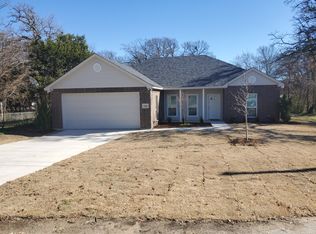 316 Ridgecrest Ct, Azle, TX 76020