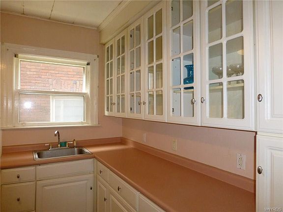 3rd image of 636 Chilton Ave