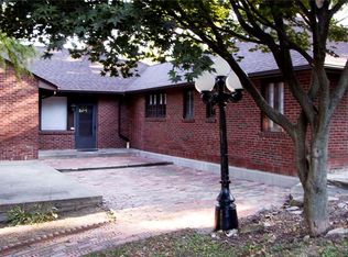 2 Lansing Ave, Maryland Heights, MO 63043