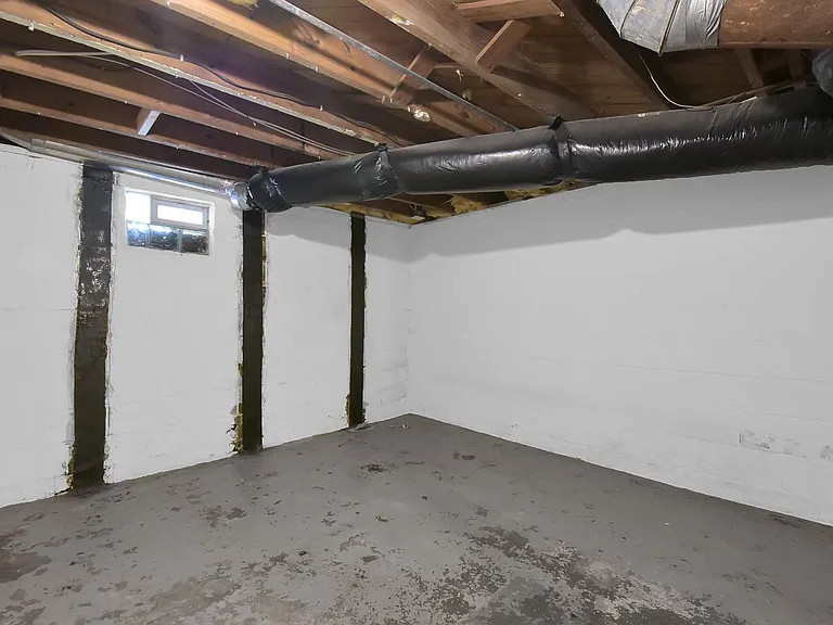 2566 Atwood Ter — Photo 8