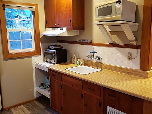 4th image of 8689 Rainbow Ave #B