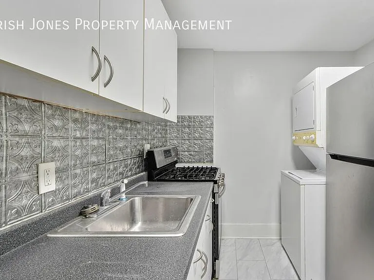 62 Park St #4 — Photo 3