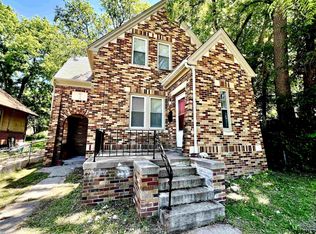 3223 N 41st St, Omaha, NE 68111