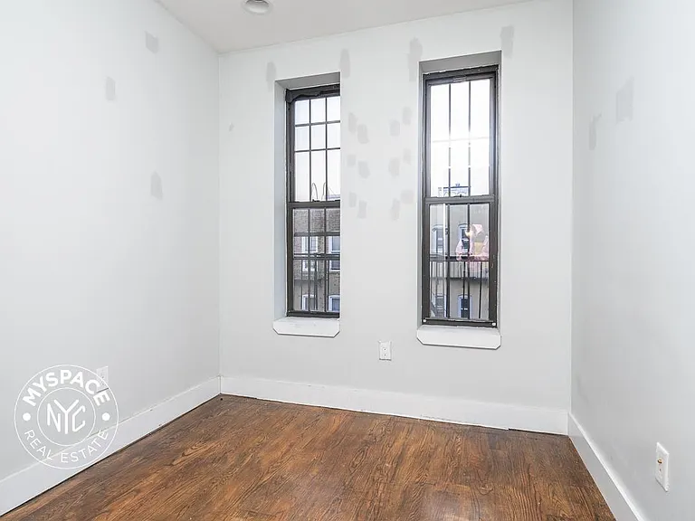 1719 Gates Ave #2R — Photo 9