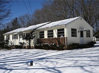 14 Colonial Dr, North Branford, CT 06471