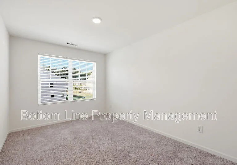 1117 Dakine Dr — Photo 32