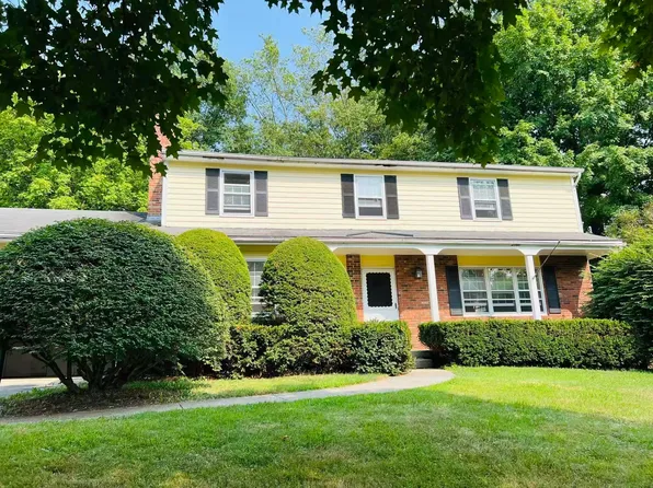 303 Pinehurst Drive, Shelburne, VT 05482