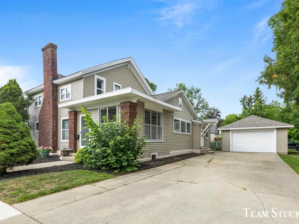 220 S Anderson St, Plainwell, MI 49080