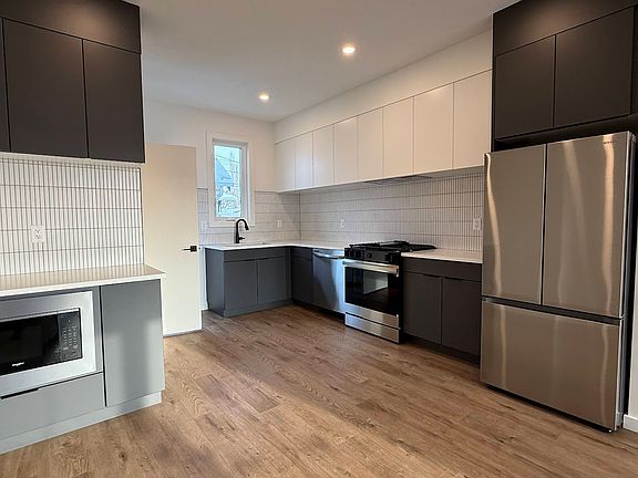3rd image of 10169 144th St NW
