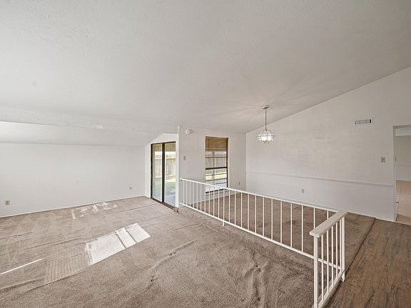 4th image of 15822 Danford Dr