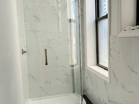 4th image of 26 Grand St APT 19