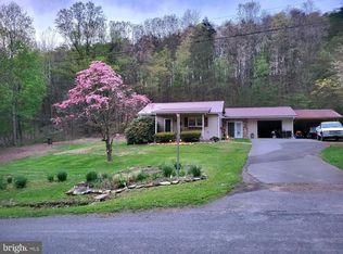 221 Greenwood Dr, Millerstown, PA 17062