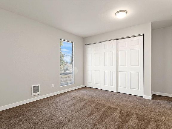 2nd image of 2233 Roosevelt Ave