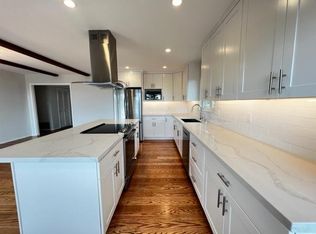 929 Bauer Dr, San Carlos, CA 94070