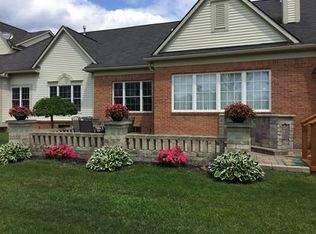 26295 Valhalla Dr, Farmington Hills, MI 48331