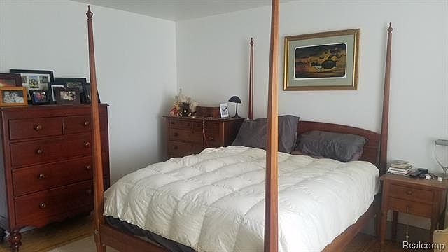 2nd image of 506 Center St #100