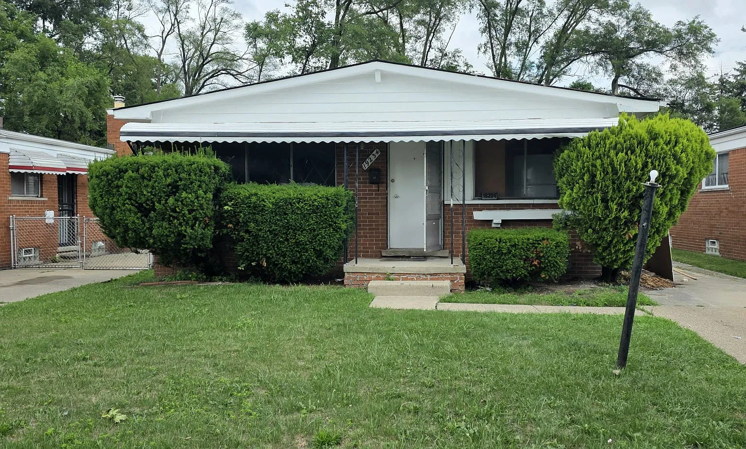 3 bed, 1.5 bath, 974 sqft, $1,350 — Photo 2