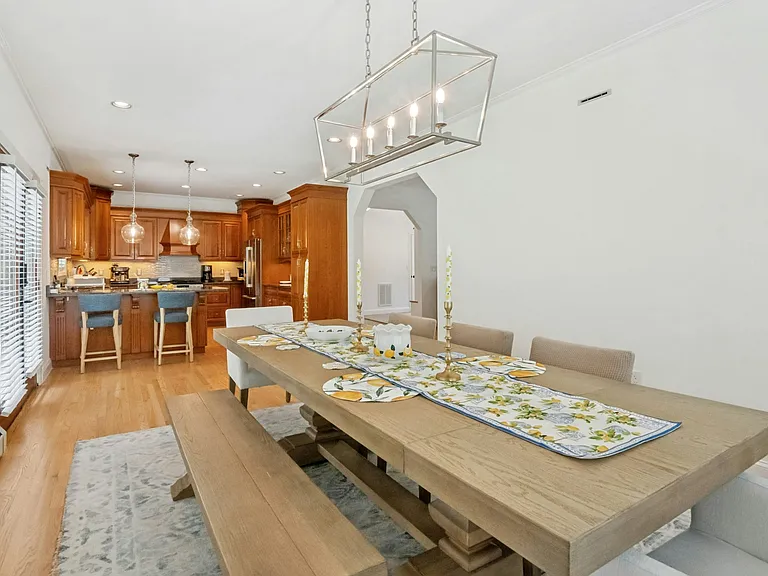 575 Washington Ave — Photo 12