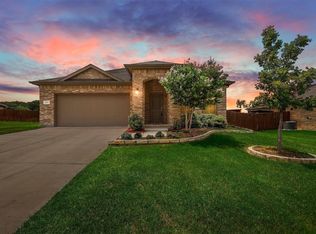 407 Windsail Ln, Azle, TX 76020