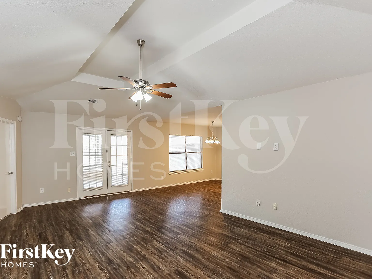 3 bed, 2.0 bath, 1559 sqft, $1,980 — Photo 3