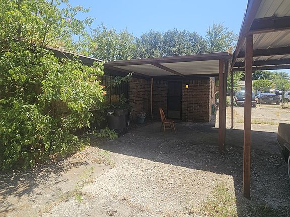 5th image of 1313 E Robert St