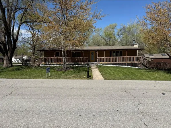 602 NE 111th St, Kansas City, MO 64155