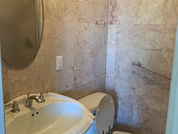 2nd image of 802 Avenue U