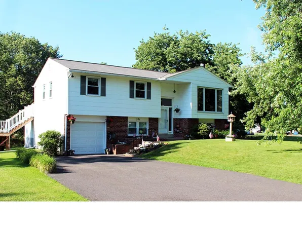 371 Carpenter Ln, Hatfield, PA 19440