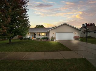 95 S 6th St, Evansville, WI 53536