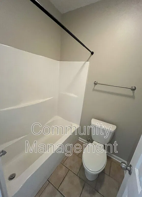 3 bed, 2.0 bath, 1407 sqft, $1,795 — Photo 4