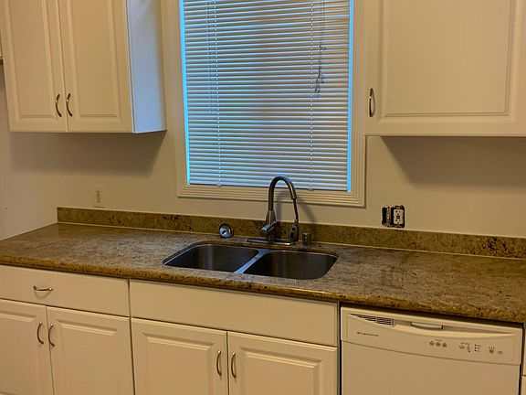 5th image of 1190 Adams Ct #A