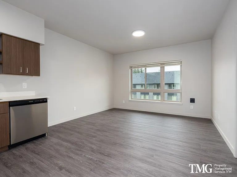 Market Village Apartments — Photo 10
