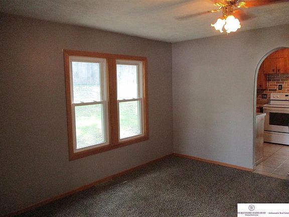 4th image of 2605 Olive St