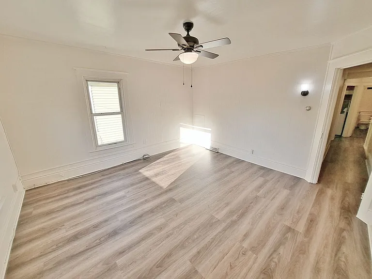 118 S Franklin St — Photo 4