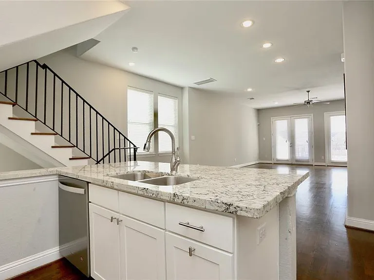 1227 W 19th St #A — Photo 7