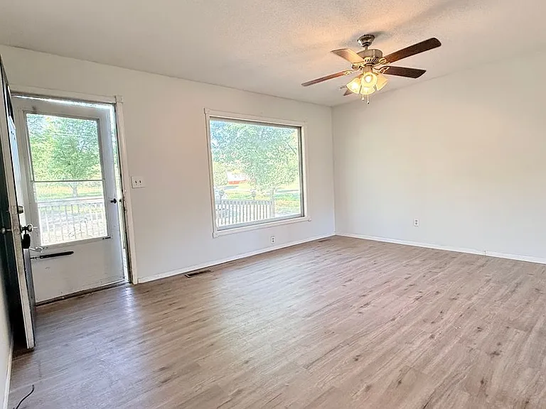 365 Stacy Rd — Photo 15