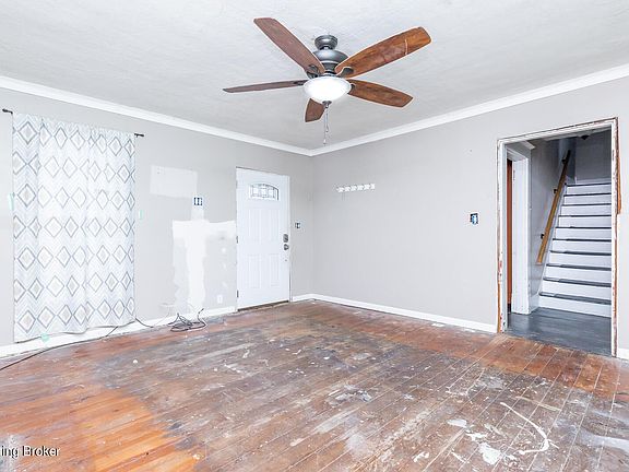 4th image of 75 Fairview St