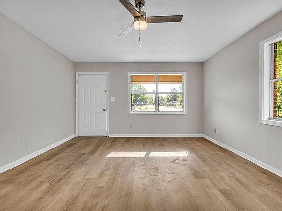 2nd image of 1224 4th St S