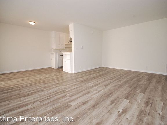 2nd image of 915 N Ogden Dr APT 07