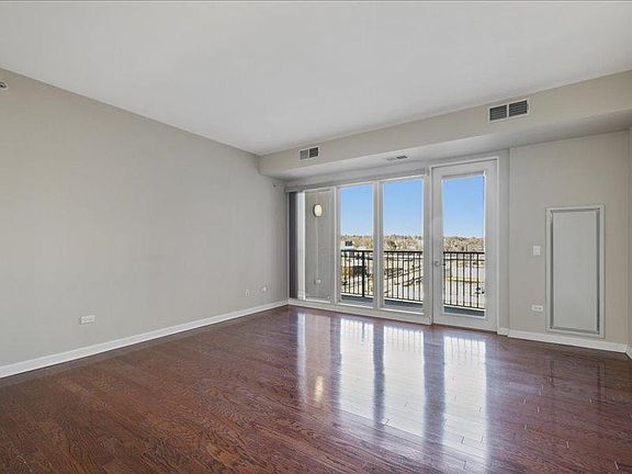 3rd image of 60 S Grove Ave #410