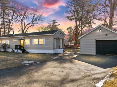 8 Gardner Avenue, Salem, NH, 03079