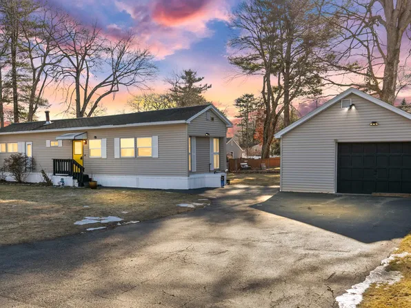 8 Gardner Avenue, Salem, NH 03079