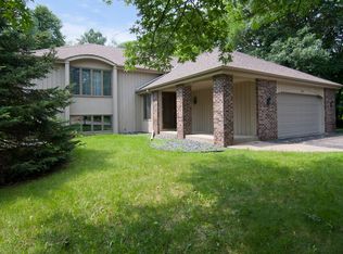 1900 Cape Cod Pl, Minnetonka, MN 55305