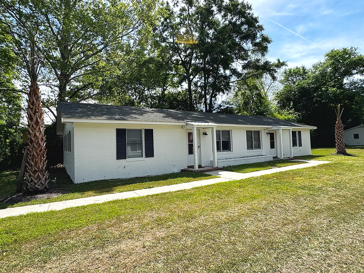 Photo 1 of 1 - 4215 Peachtree Ave #1 - Wilmington, NC Primary Photo - 4215 Peachtree Ave #1