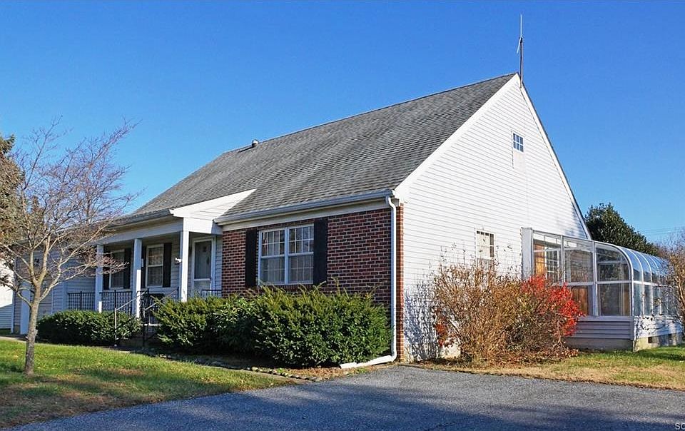 1st image of 103 Bradley Ln