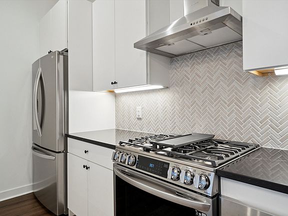 5th image of 2636 E York St #503