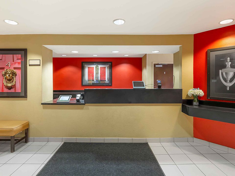 Lobby and Guest Check-in